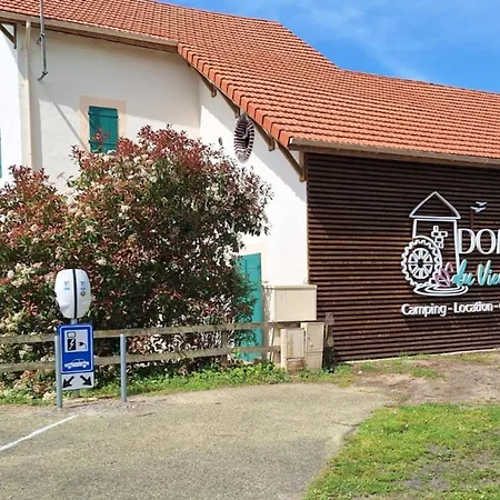Campingplatz Avec Terrasse - 2 Pour 4 Personnes - Api-1-52-740 *