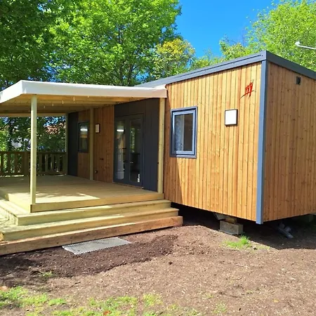 Campingplatz Avec Terrasse - 2 Pour 4 Personnes - Api-1-52-740